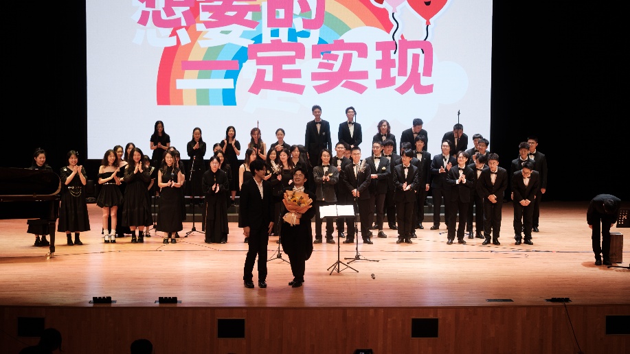 尘音合唱团演出照片